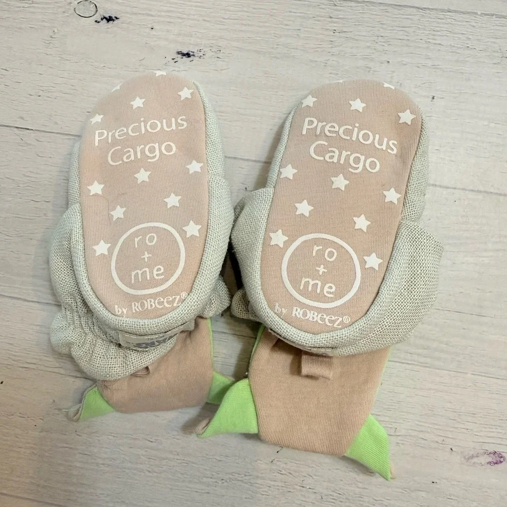 Ro + Me By Robeez Star Wars precious cargo grogu snap baby‎ booties 6-12 months